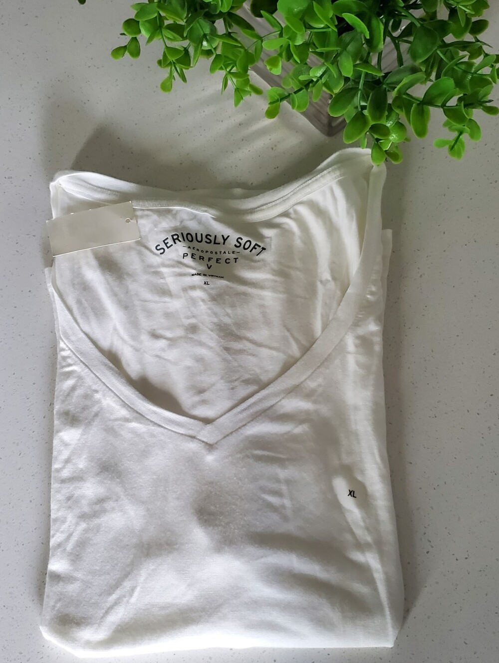 NWT Aero Seriously Soft V-Neck Tee - White
